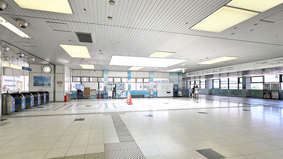 1　東京モノレール「天王洲アイル駅」改札を出たところです